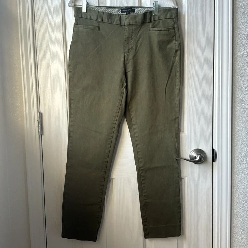 Banana Republic Women’s Sloan Curvy Skinny Fit Pants Moss Green size 6